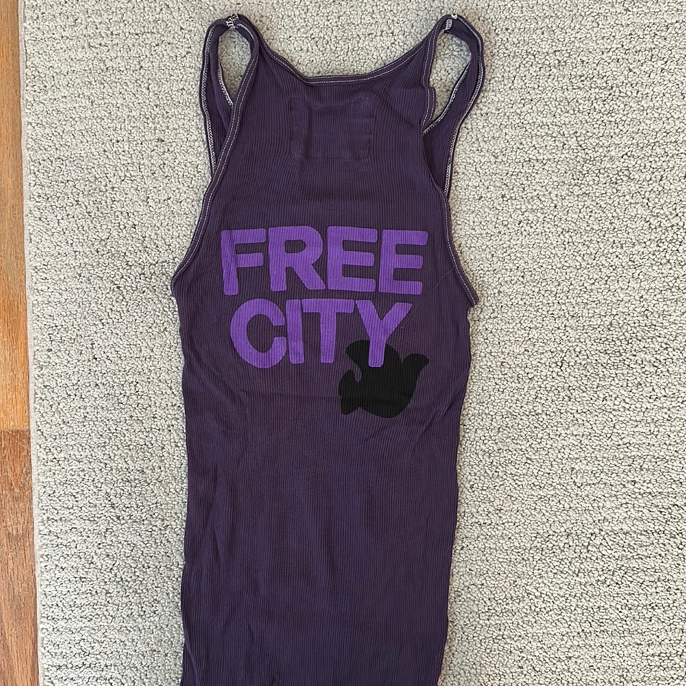 Free city tank top